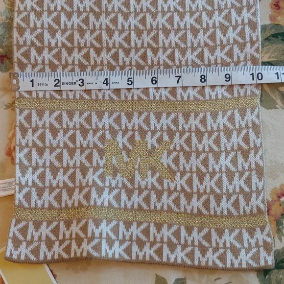 Michael Kors Signature Women's Knit Scarf in Tan & Cream Metallic Accents NWT - Picture 13 of 13